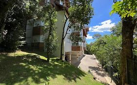 Altos de Gramado 3 dorm by Achei Gramado